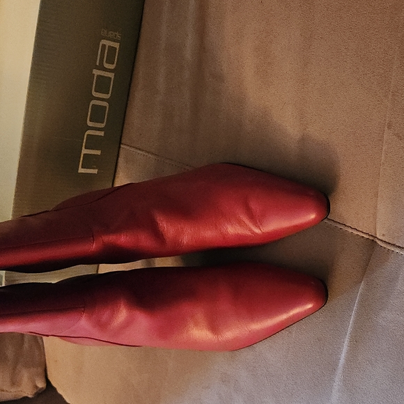 Moda Spana woman red leather 3in heel boots - Picture 2 of 5